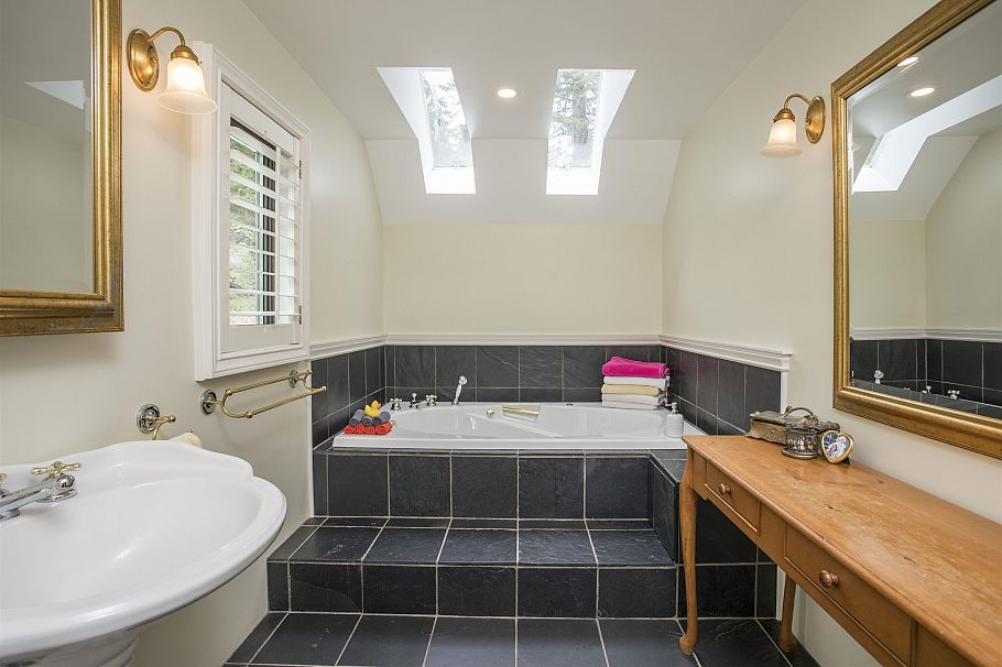 5445 Indian River Drive North Vancouver, BC - 19