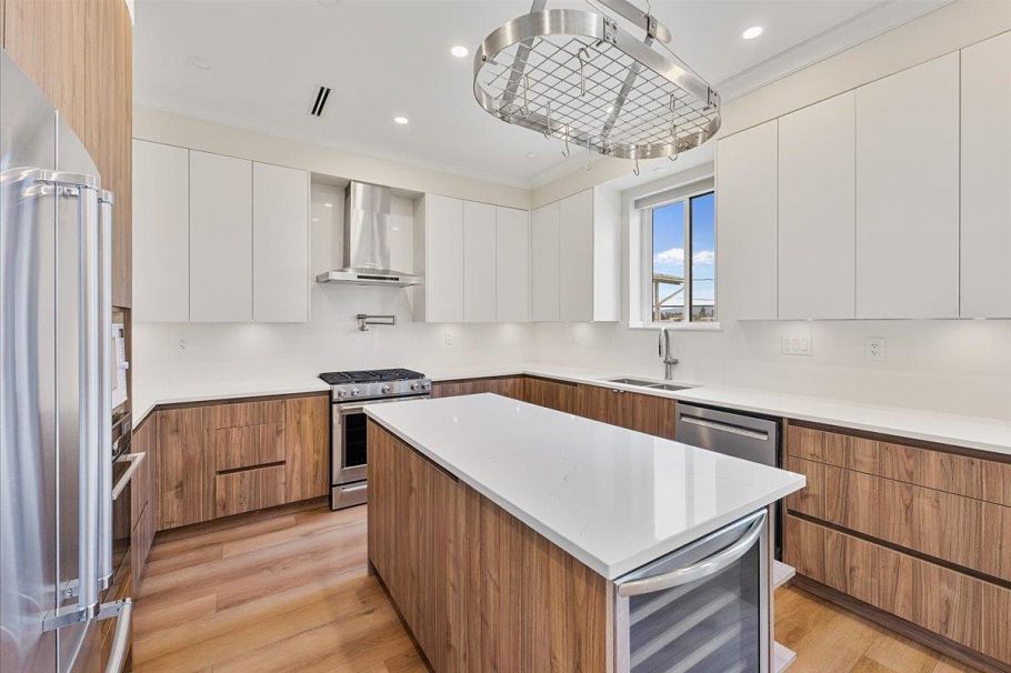 3179 E 16th Avenue Vancouver, BC - 17