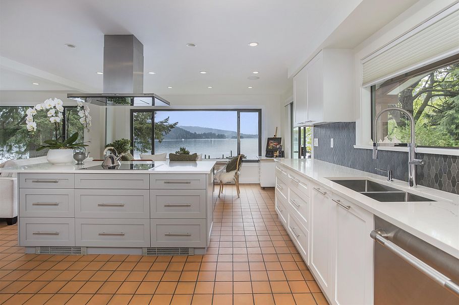 5445 Indian River Drive North Vancouver, BC - 5