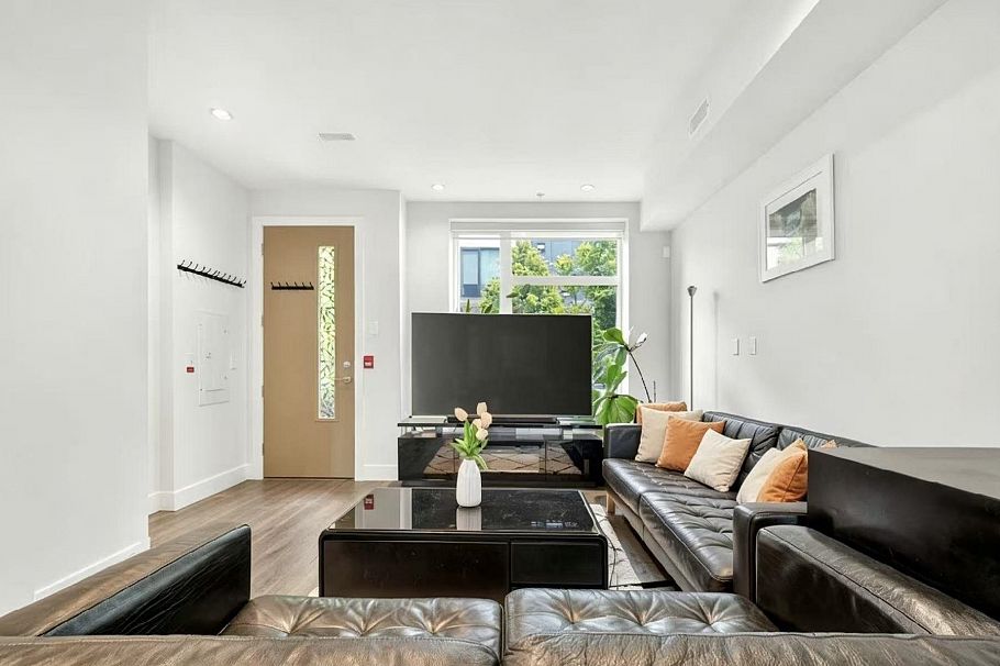 7601 Yukon Street Vancouver, BC - 7