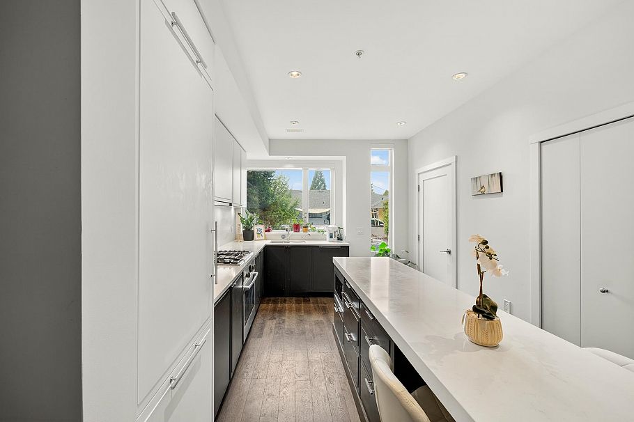 7601 Yukon Street Vancouver, BC - 4