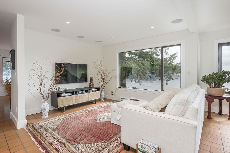 5445 Indian River Drive North Vancouver, BC - 9