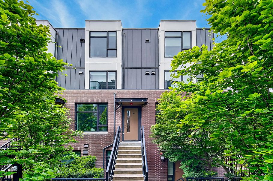7601 Yukon Street Vancouver, BC - 1