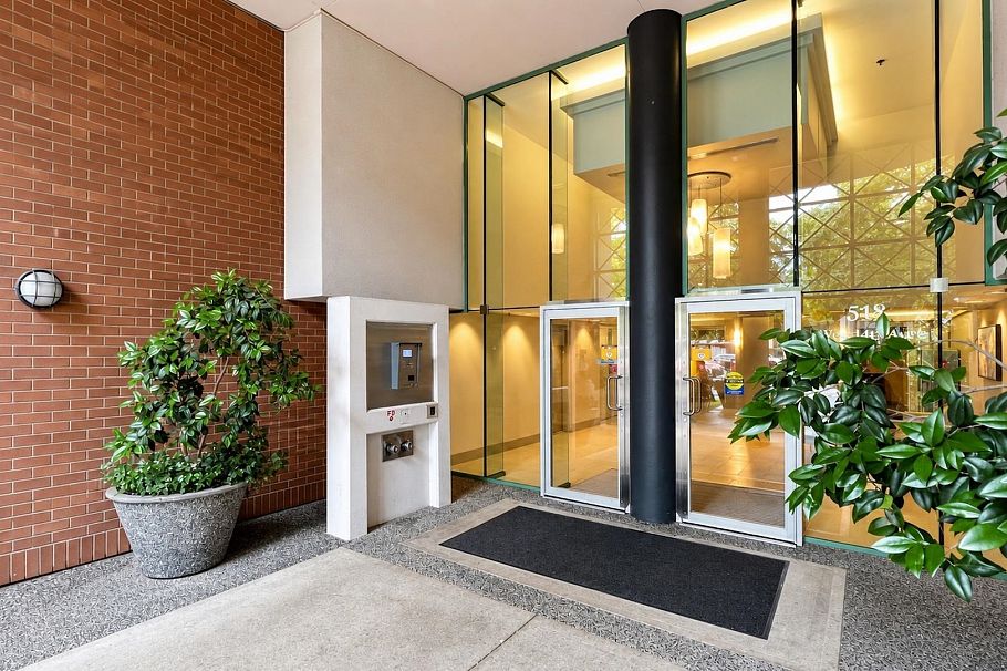 511 518 W 14th Avenue Vancouver, BC - 3