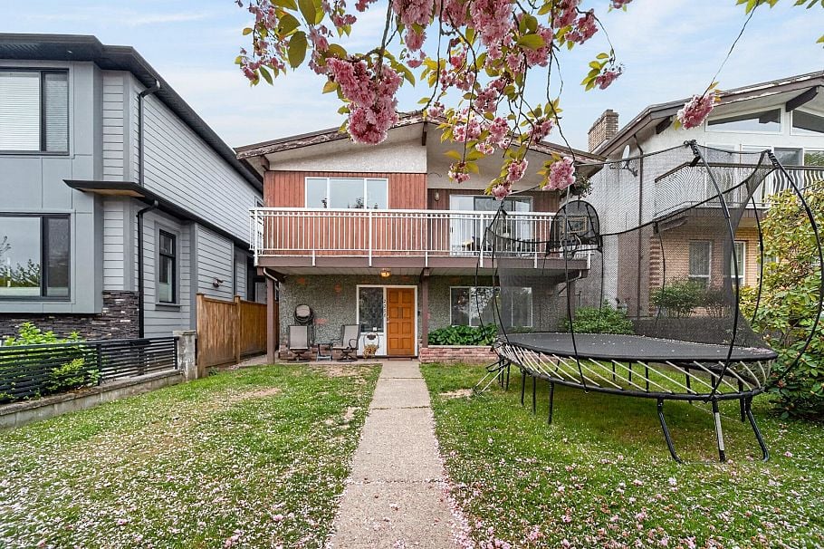 2258 Wenonah Street Vancouver, BC - 1