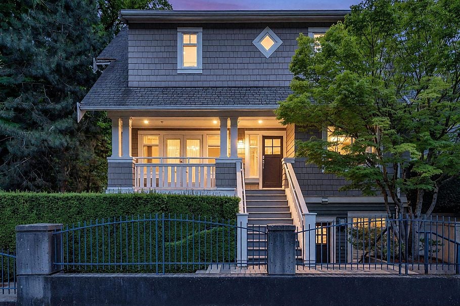 2459 W 39th Avenue Vancouver, BC - 1