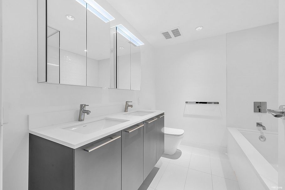 1105 4638 Gladstone Street Vancouver, BC - 22