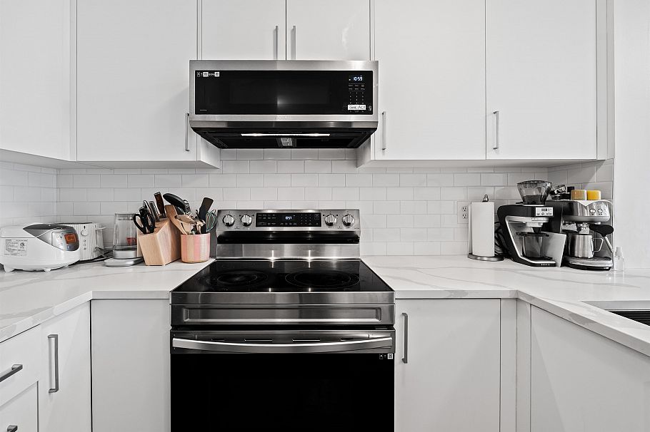 302 5818 Lincoln Street Vancouver, BC - 12