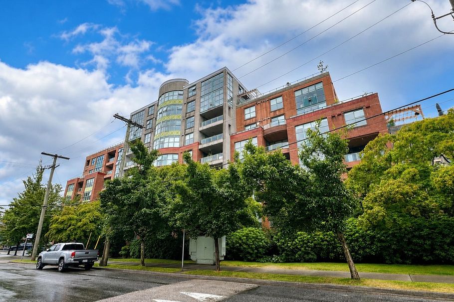 511 518 W 14th Avenue Vancouver, BC - 2