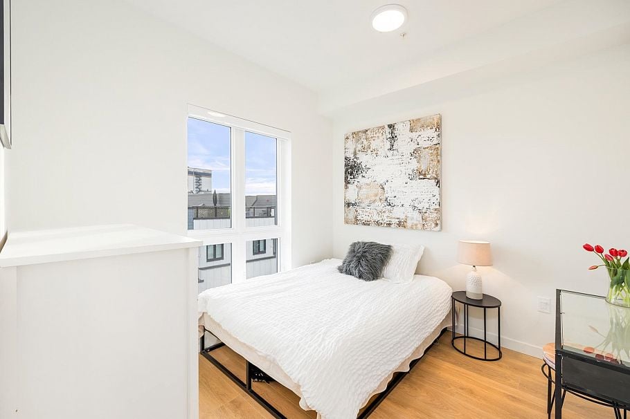 444 545 E 2nd Street North Vancouver, BC - 16