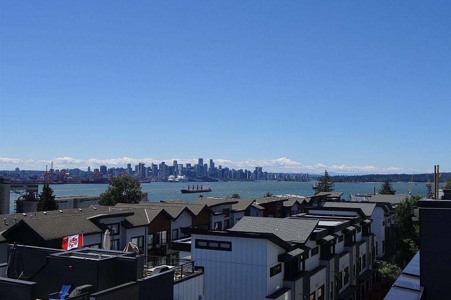 444 545 E 2nd Street North Vancouver, BC - 2