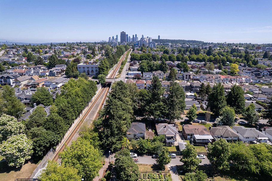 4507 Todd Street Vancouver, BC - 2