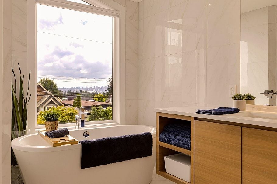 351 W 28th Street North Vancouver, BC - 17