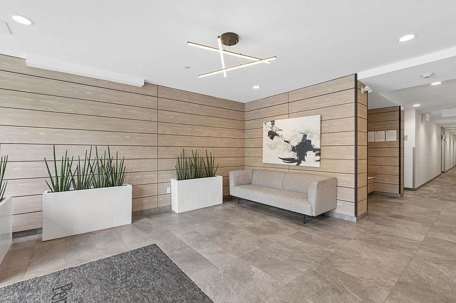209 715 W 15th Street North Vancouver, BC - 3