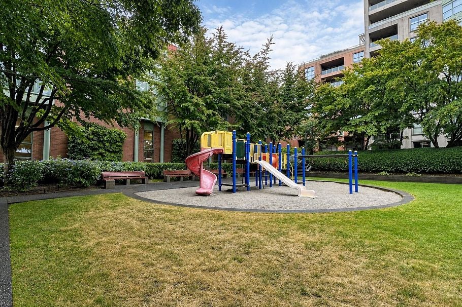 511 518 W 14th Avenue Vancouver, BC - 20