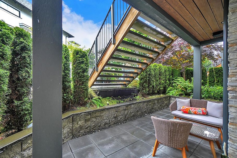 115 2060 Curling Road North Vancouver, BC - 27