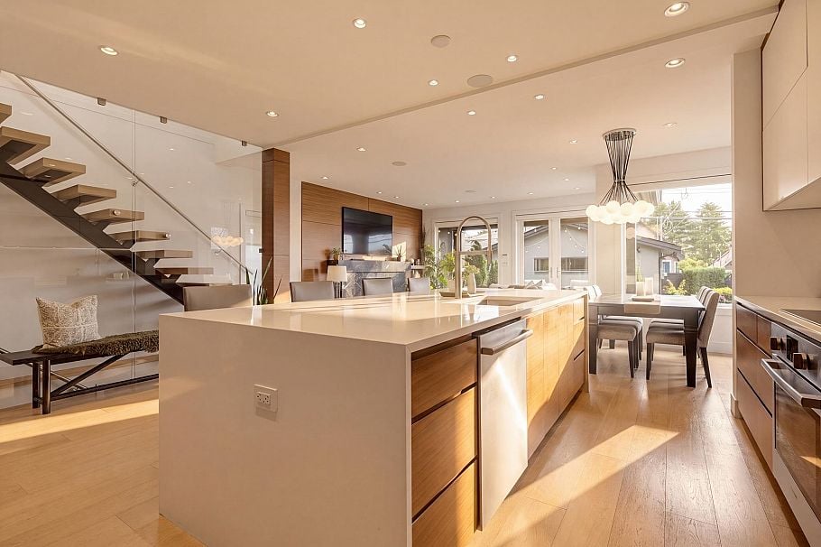 351 W 28th Street North Vancouver, BC - 9