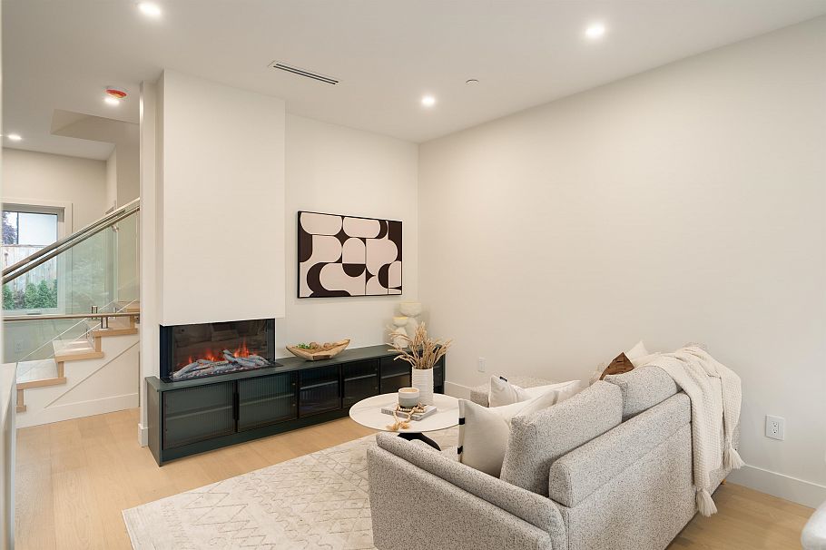 1 8508 East Boulevard Vancouver, BC - 4