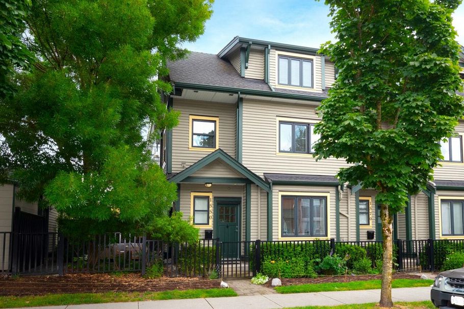 1550 Cotton Drive Vancouver, BC - 3