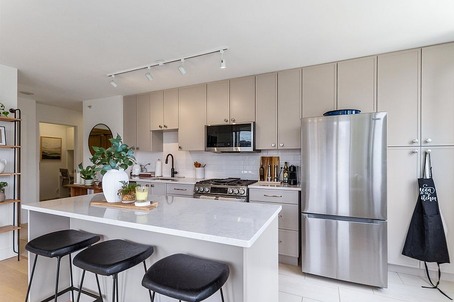 904 1225 Richards Street Vancouver, BC - 9