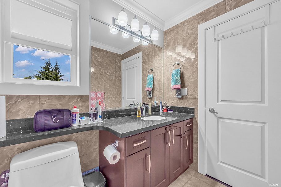 5603 Rhodes Street Vancouver, BC - 24
