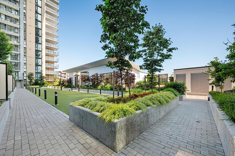 501 1471 Hunter Street North Vancouver, BC - 23