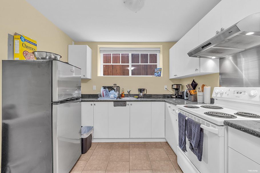 5603 Rhodes Street Vancouver, BC - 28