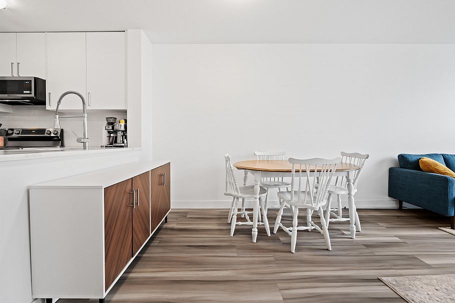 302 5818 Lincoln Street Vancouver, BC - 8