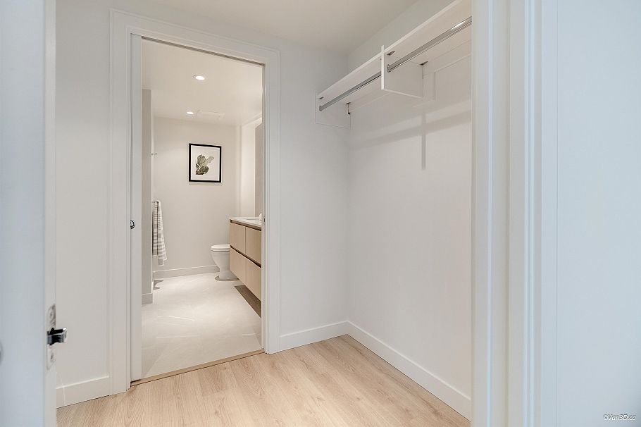 306 1500 Fern Street North Vancouver, BC - 14
