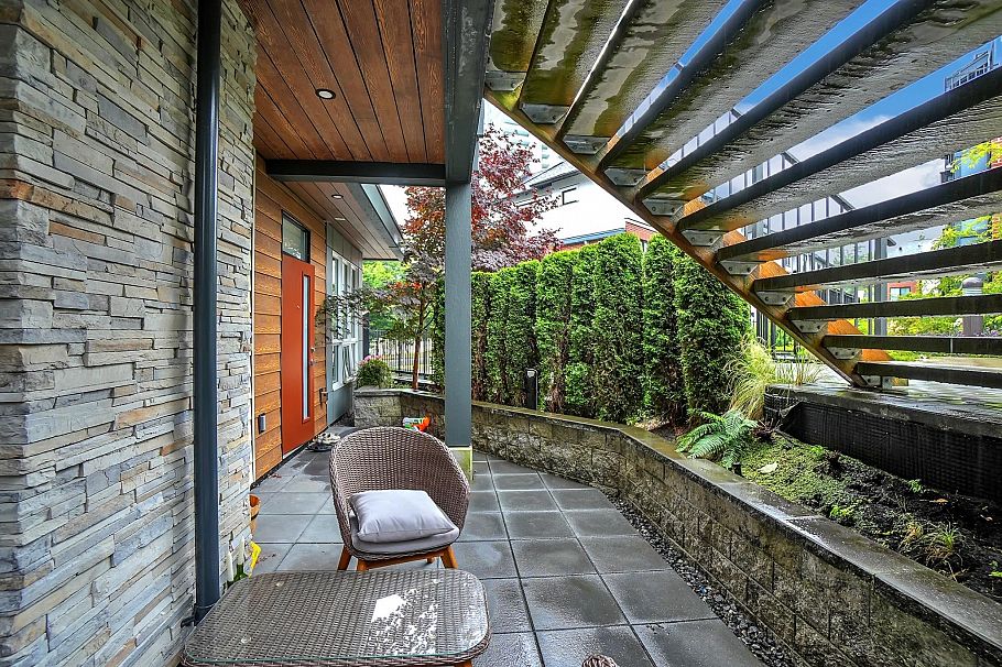 115 2060 Curling Road North Vancouver, BC - 28