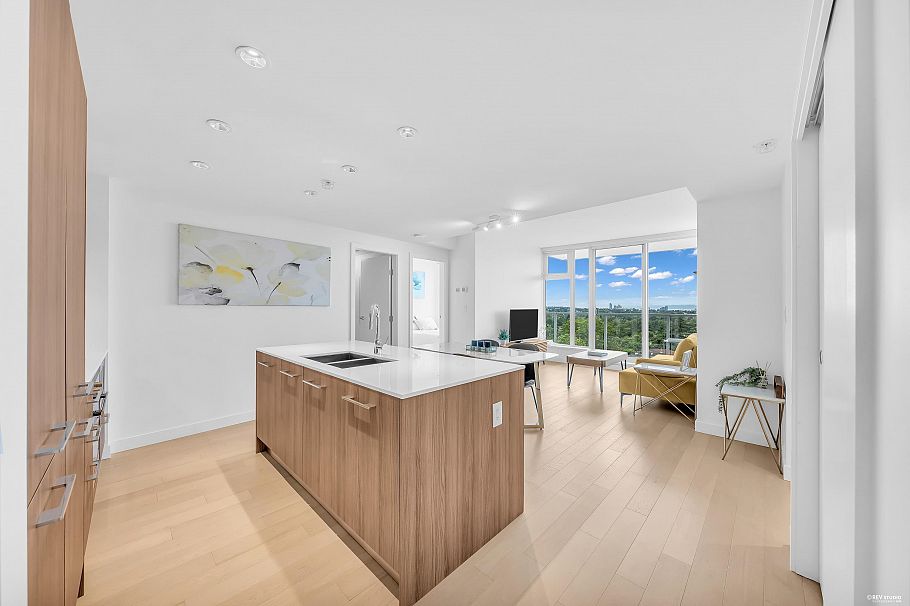1105 4638 Gladstone Street Vancouver, BC - 2