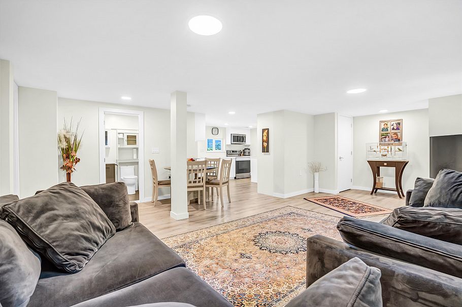 300 W Balmoral Road North Vancouver, BC - 25