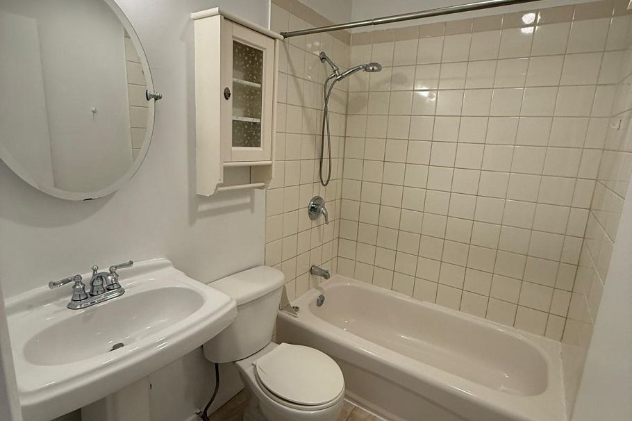 103 1950 W 8th Avenue Vancouver, BC - 7