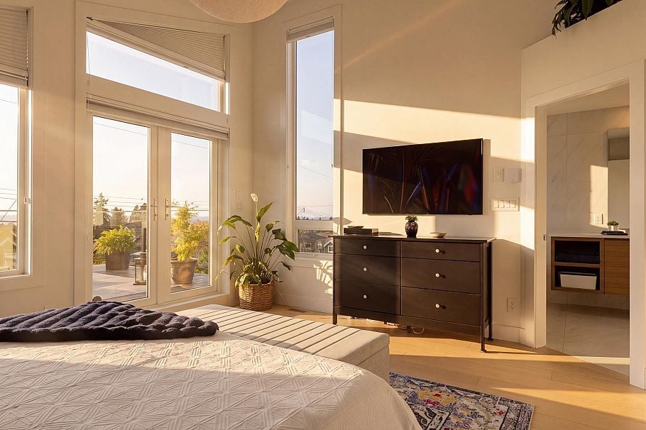 351 W 28th Street North Vancouver, BC - 16