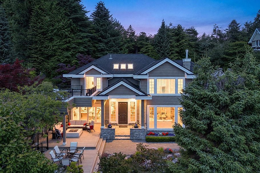 4115 E Braemar Road North Vancouver, BC - 1