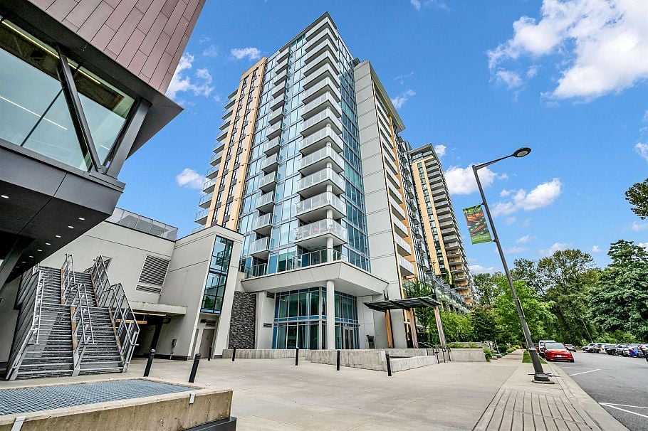 501 1471 Hunter Street North Vancouver, BC - 1