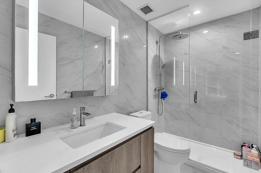115 2060 Curling Road North Vancouver, BC - 26
