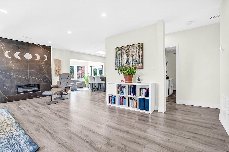 300 W Balmoral Road North Vancouver, BC - 4