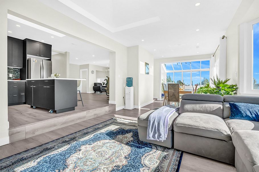300 W Balmoral Road North Vancouver, BC - 8