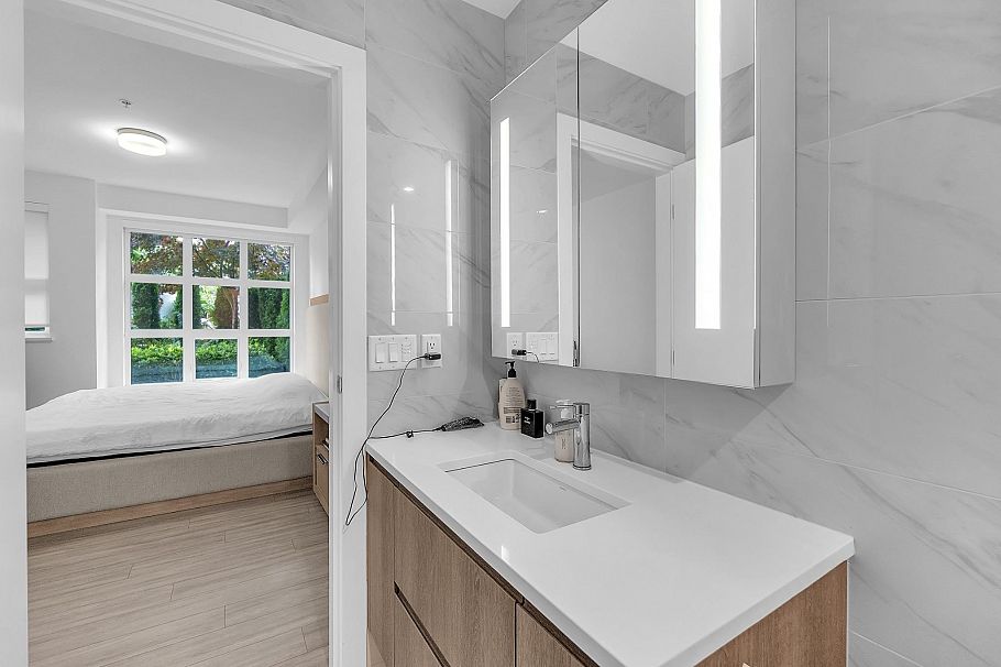 115 2060 Curling Road North Vancouver, BC - 25