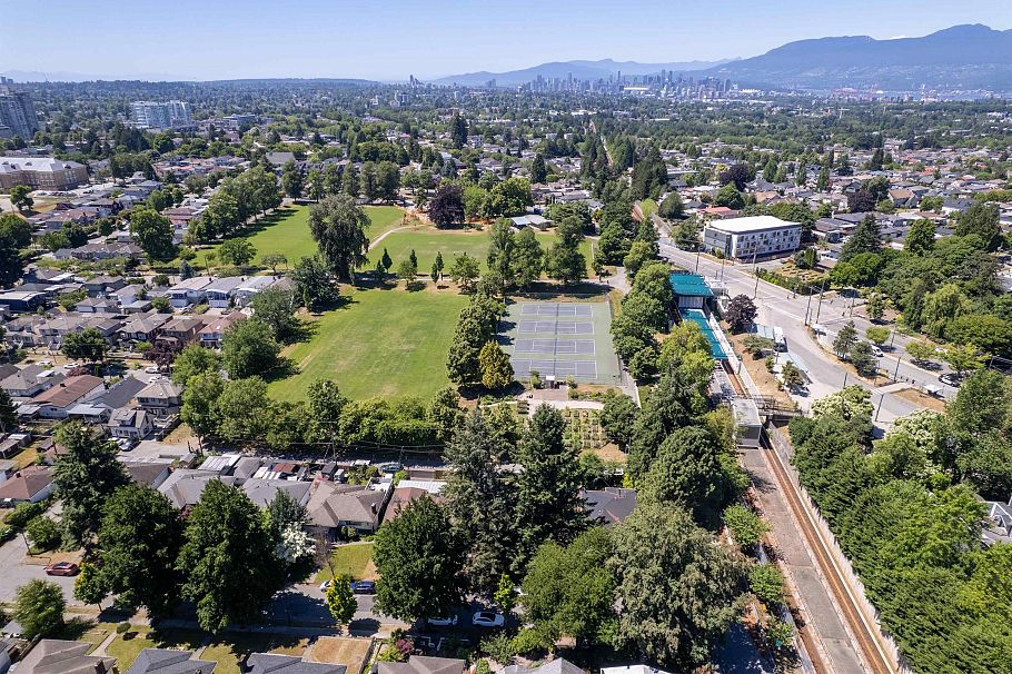 4507 Todd Street Vancouver, BC - 8