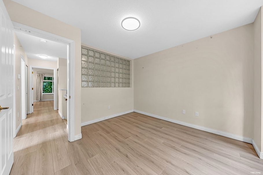 2459 W 39th Avenue Vancouver, BC - 23