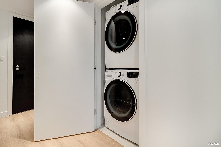 306 1500 Fern Street North Vancouver, BC - 18