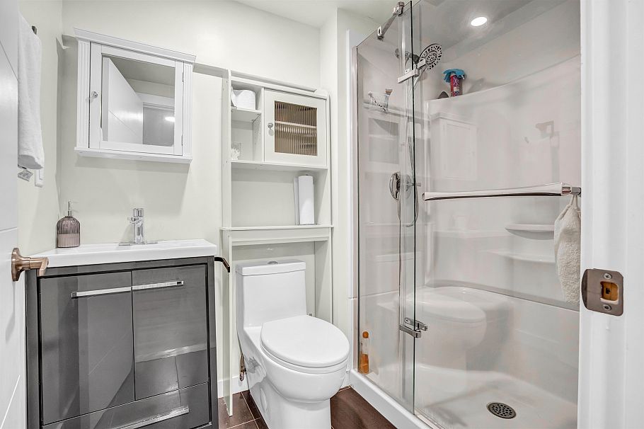 300 W Balmoral Road North Vancouver, BC - 29