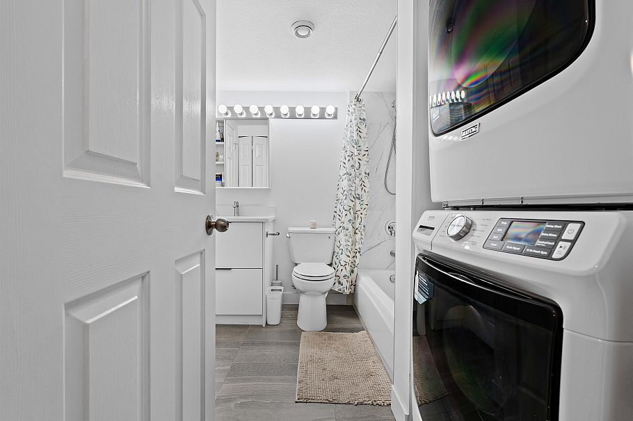 302 5818 Lincoln Street Vancouver, BC - 24