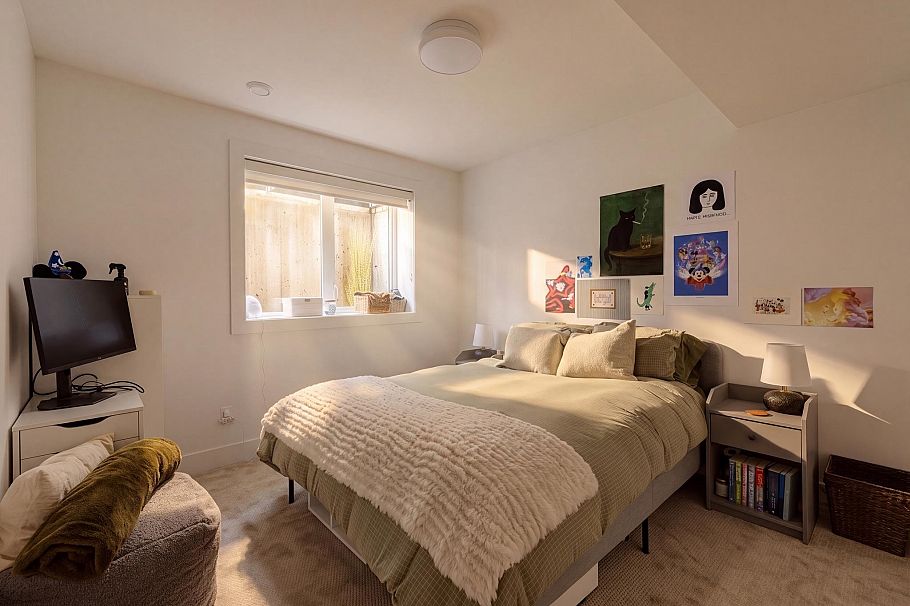 351 W 28th Street North Vancouver, BC - 38