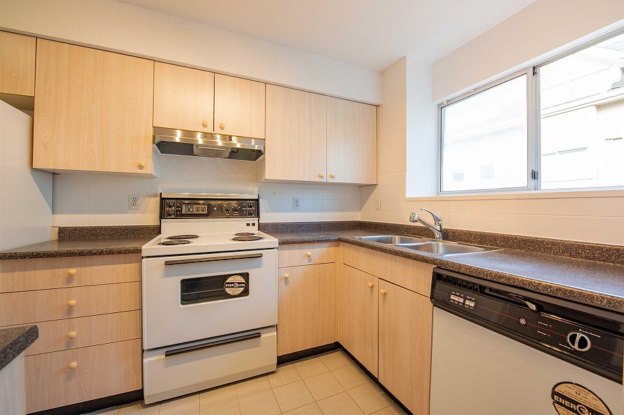 202 3683 Wellington Avenue Vancouver, BC - 8