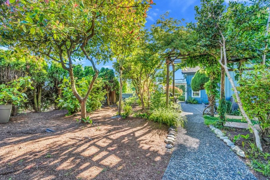300 W Balmoral Road North Vancouver, BC - 36