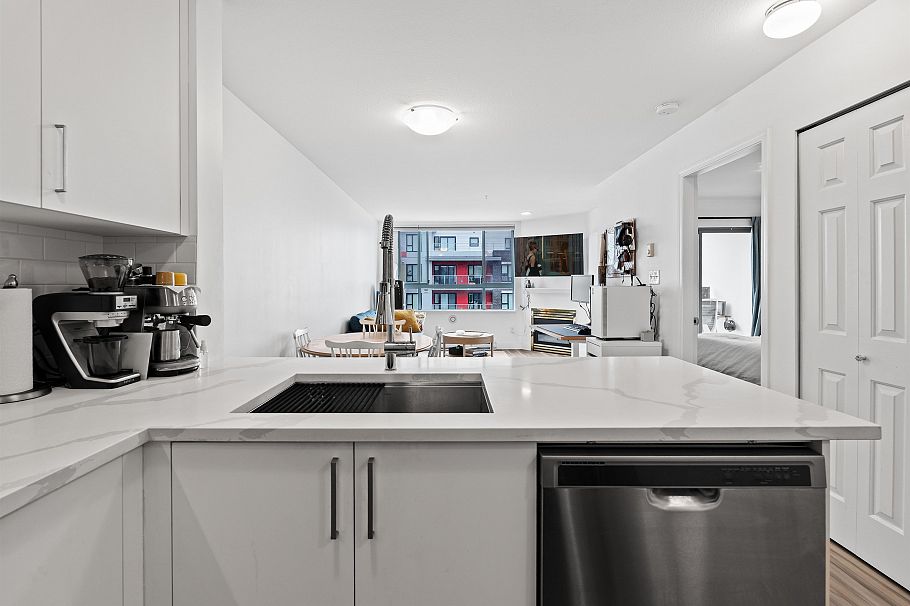 302 5818 Lincoln Street Vancouver, BC - 16