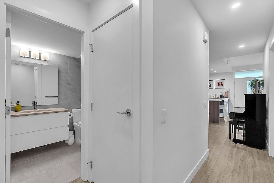 115 2060 Curling Road North Vancouver, BC - 20